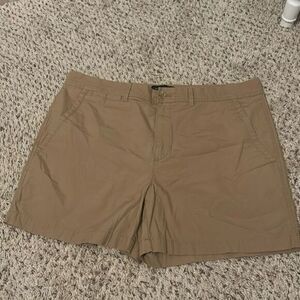 Banana Republic women’s  14 khaki shorts   B